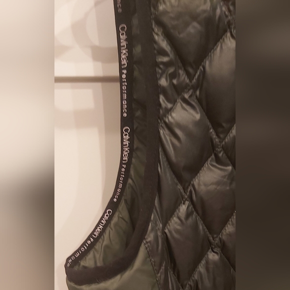 Calvin Klein Performance quilted vest - Picture 8 of 9